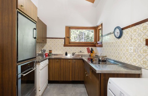 Mesocco Apartamento | Precioso apartamento para 3 personas con WIFI, TV, patio, mascotas permitida y aparcamiento
