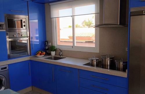 Caleta de Velez Apartamento | Beautiful apartment with sea view, pool and golf course