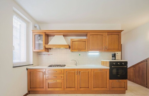 Sestri Levante Apartamento | Bonito apartamento para 5 personas con WIFI, A/C, TV, patio y mascotas permitida