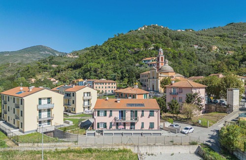Sestri Levante Apartamento | Hermoso apartamento para 4 personas con A/C, WIFI, TV, balcón y aparcamiento