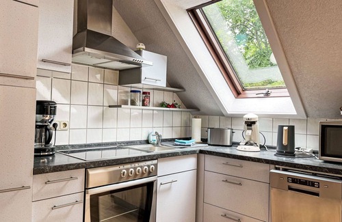 Feriendorf Frankenau Casa | Acogedor apartamento en villa para 8 personas con WIFI, TV, terraza y mascotas permitida