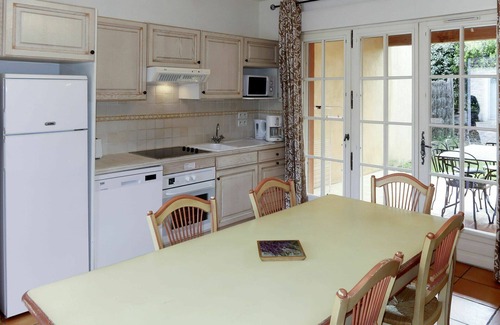 Fayence Casa | Precioso apartamento en villa para 4 personas con piscina, A/C, WIFI, TV, patio y mascotas permitida