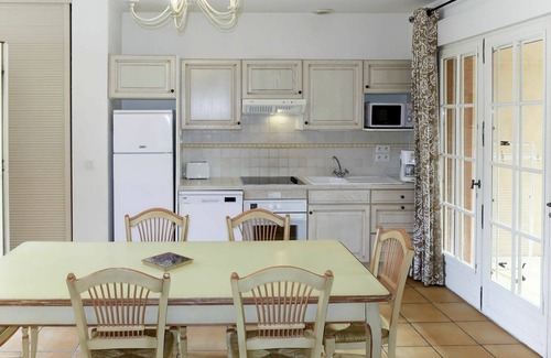 Fayence Casa | Precioso apartamento en villa para 4 personas con piscina, A/C, WIFI, TV, patio y mascotas permitida