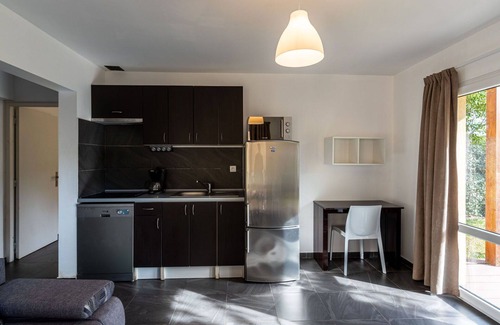 Favone Apartamento | Precioso apartamento con WIFI, A/C, piscina, TV, terraza, mascotas permitida y aparcamiento