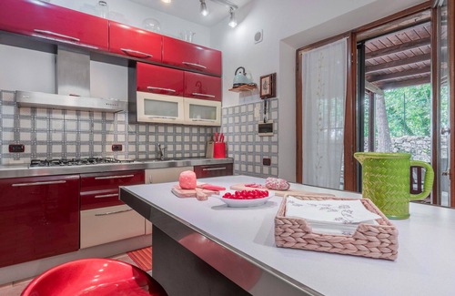 Monteriggioni Apartamento | Precioso apartamento para 4 personas con WIFI, piscina, TV y veranda, cerca de Siena