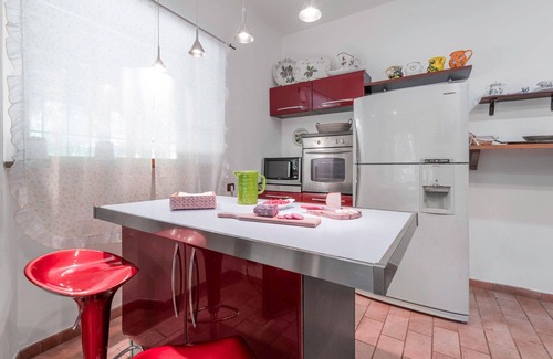 Monteriggioni Apartamento | Precioso apartamento para 4 personas con WIFI, piscina, TV y veranda, cerca de Siena