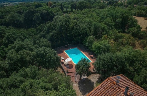 Monteriggioni Apartamento | Precioso apartamento para 4 personas con WIFI, piscina, TV y veranda, cerca de Siena