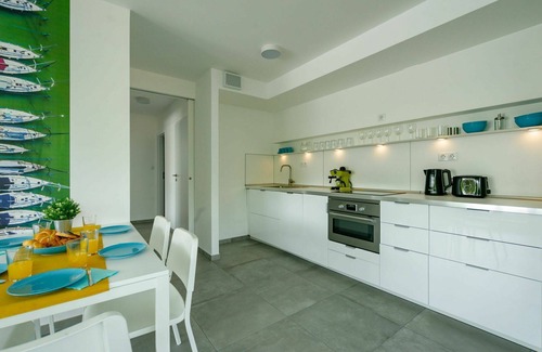 Balatonszemes Apartamento | Acogedor apartamento para 6 personas con A/C, WIFI, piscina, TV, terraza y mascotas permitida