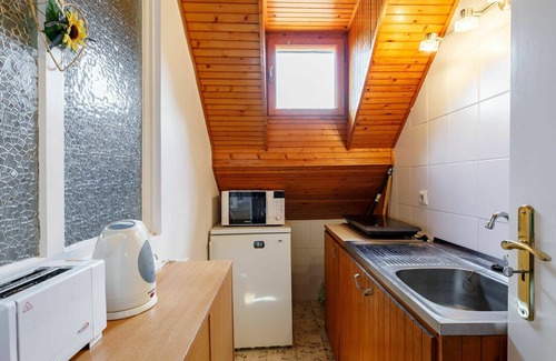 Szantod Apartamento | Precioso apartamento para 4 personas con A/C, WIFI, TV, terraza y aparcamiento