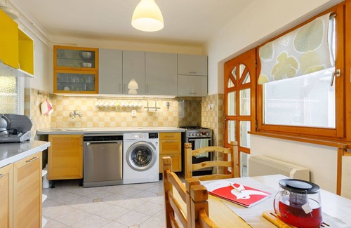 Balatonszemes Apartamento | Hermoso apartamento para 6 personas con WIFI, TV, patio y aparcamiento