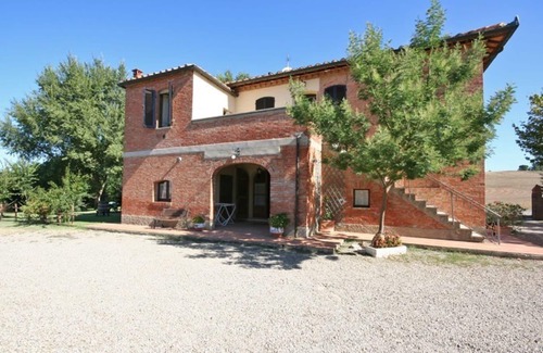 Gallina Apartamento | Acogedor apartamento con WIFI, piscina, vista panorámica y aparcamiento, cerca de Montepulciano