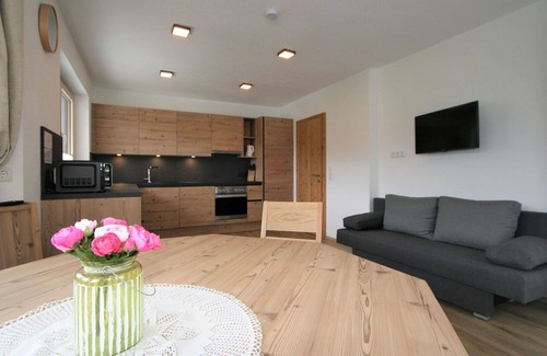 Hainzenberg Apartamento | Acogedor apartamento para 8 personas con WIFI, TV, terraza y mascotas permitida