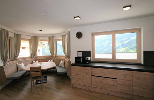 Hainzenberg Apartamento | Acogedor apartamento para 8 personas con WIFI, TV, terraza y mascotas permitida