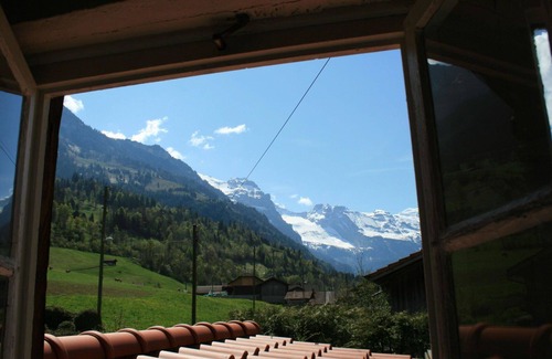 Kandergrund Apartamento | Precioso apartamento para 4 personas con WIFI, balcón y mascotas permitida