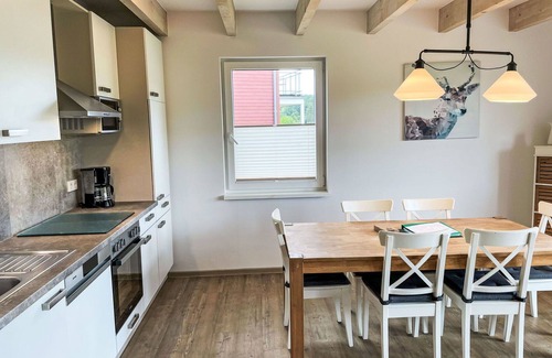 Hechthausen Casa | Acogedor apartamento en villa para 6 personas con piscina, WIFI, TV, terraza y mascotas permitida