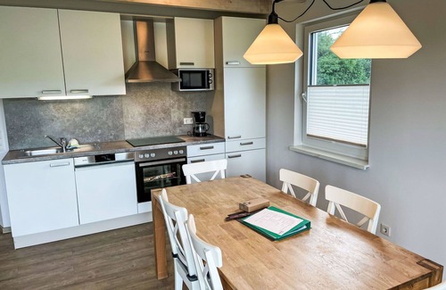Hechthausen Casa | Acogedor apartamento en villa para 6 personas con piscina, WIFI, TV, terraza y mascotas permitida