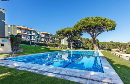 Calella de Palafrugell Apartamento | Acogedor apartamento con WIFI, piscina, TV, terraza, vista panorámica y aparcamiento