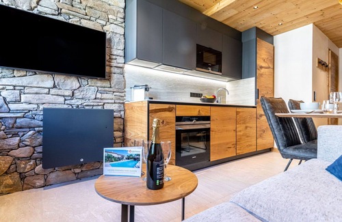 Tignes Apartamento | Precioso apartamento para 4 personas con WIFI, TV y balcón