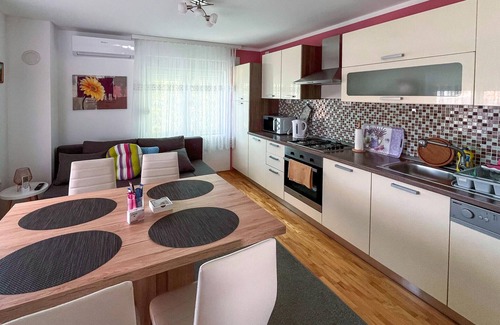 Gornji Karin Apartamento | Hermoso apartamento en Gornji Karin