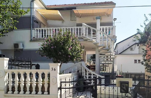 Gornji Karin Apartamento | Hermoso apartamento en Gornji Karin