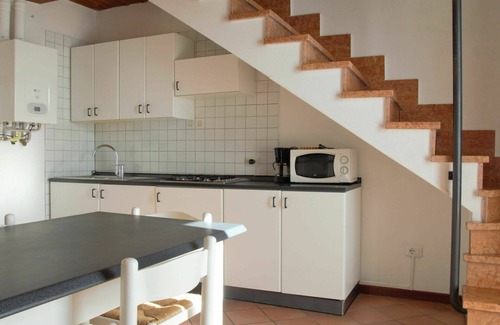 Costermano Apartamento | Acogedor apartamento con piscina, WIFI, A/C, TV, patio, mascotas permitida y aparcamiento