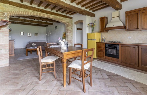 Radicondoli Villa | Hermoso apartamento en villa con WIFI, piscina, veranda, vista panorámica y aparcamiento