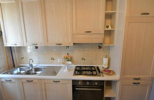 Ariano nel Polesine Casa | Bonito apartamento en villa para 4 personas con A/C, WIFI, piscina, TV, patio y aparcamiento