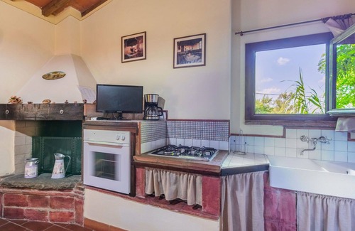 San Miniato Villa | Precioso apartamento en villa con piscina, A/C, TV, patio, mascotas permitida y aparcamiento