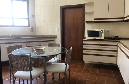 Jardim Praiano Apartamento | Beautiful apartment 180m2 Guarujá Enseada. 3 suites, 4 bedrooms 3 min walk from the beach