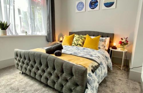 Westbourne Apartamento | Beautiful Apartment - 5 Minute Walk to the Best Beach! - Great Location - Parking - Fast WiFi - Smart TV - Newly decorated - sleeps up to 4! Close to Bournemouth & Poole Town Centre