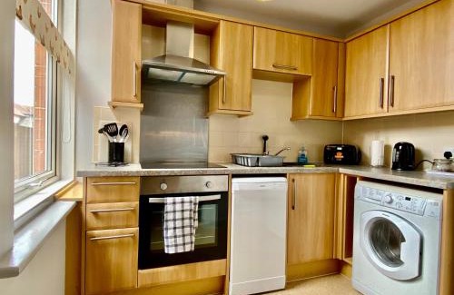 Westbourne Apartamento | Beautiful Apartment - 5 Minute Walk to the Best Beach! - Great Location - Parking - Fast WiFi - Smart TV - Newly decorated - sleeps up to 4! Close to Bournemouth & Poole Town Centre