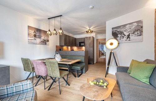 Viehhofen Apartamento | Beautiful apartment for 8 people with WIFI, pool, TV, balcony and pets allowed