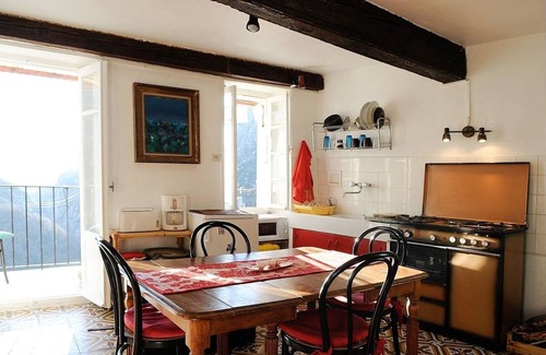 Saorge Apartamento | Hermoso apartamento, balcón con impresionantes vistas de las montañas y el río