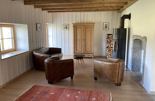 La Brevine Apartamento | Beautiful apartment in an old renovated farmhouse