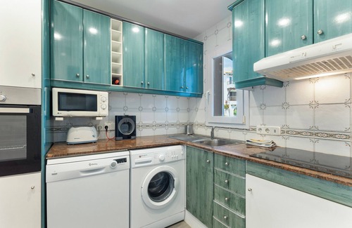 Sol del Este Apartamento | Hermoso apartamento "La Gardenia 41" con Wi-Fi, piscina, terraza y jardín; aparcamiento en la calle disponible