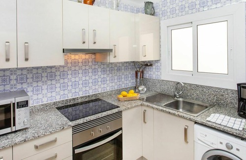 Tossa de Mar Apartamento | Beautiful apartment for 4 guests with A/C, WIFI, TV and terrace