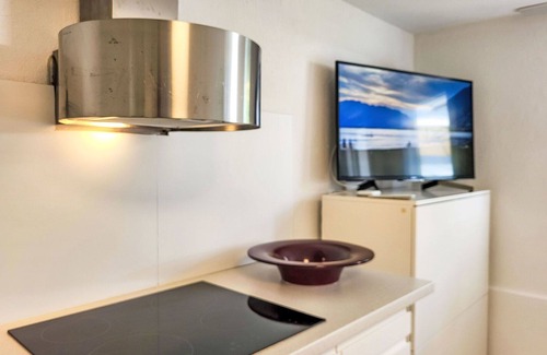 Gordola Apartamento | Hermoso apartamento con A/C, WIFI, TV, patio, mascotas permitida y vista panorámica