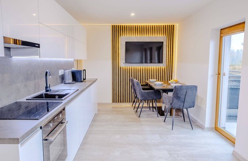 Trebon Apartamento | Acogedor apartamento para 5 personas con WIFI, TV, terraza, vista panorámica y aparcamiento