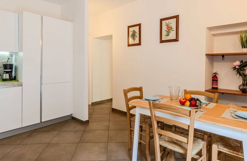 Carlazzo Apartamento | Acogedor apartamento para 4 personas con WIFI, TV, terraza, mascotas permitida y vista panorámica
