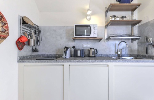 Marciana Apartamento | Acogedor apartamento para 2 personas con WIFI, A/C, balcón, mascotas permitida y aparcamiento