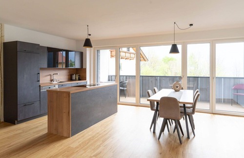 Fronhausen Apartamento | Bonito apartamento para 6 personas con WIFI, TV y patio