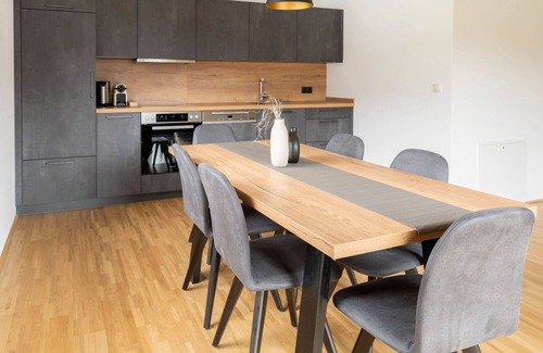 Fronhausen Apartamento | Acogedor apartamento para 6 personas con WIFI, TV y patio