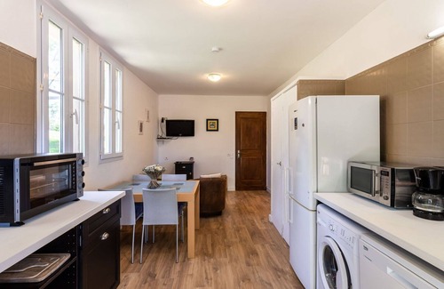 Cervione Apartamento | Precioso apartamento con A/C, WIFI, TV, terraza, mascotas permitida, vista panorámica, aparcamiento