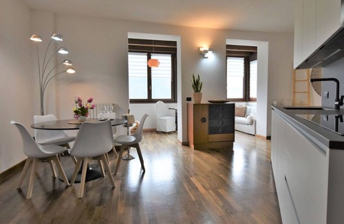 Ardenno Apartamento | Hermoso apartamento para 5 personas con WIFI, piscina, TV, terraza y aparcamiento