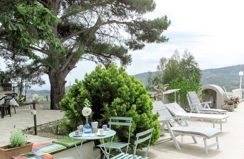 Torrazza Apartamento | Beautiful apartment for 6 people with WIFI, pool, TV, patio, panoramic view and parking