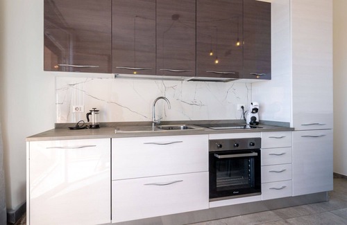 Varazze Apartamento | Acogedor apartamento para 6 personas con jacuzzi, WIFI, A/C, TV, terraza y mascotas permitida