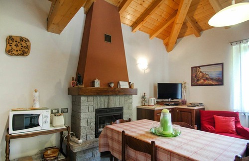Vignola Apartamento | Precioso apartamento para 4 personas con TV, balcón y aparcamiento