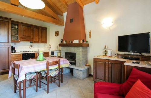 Vignola Apartamento | Precioso apartamento para 4 personas con TV, balcón y aparcamiento