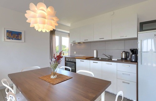 Zambratija Apartamento | Precioso apartamento para 4 personas con piscina, WIFI, A/C, TV y terraza