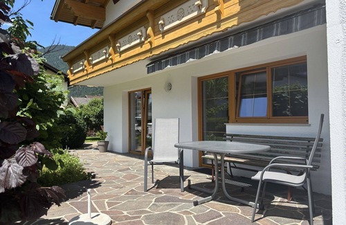 Weissenbach am Lech Apartamento | Acogedor apartamento para 6 personas con WIFI, TV, terraza y mascotas permitida